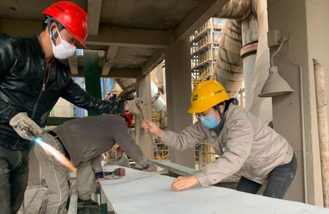 戰(zhàn)“疫”中的鏗鏘玫瑰——記玉山公司行政部/黨群工作部副部長余萍